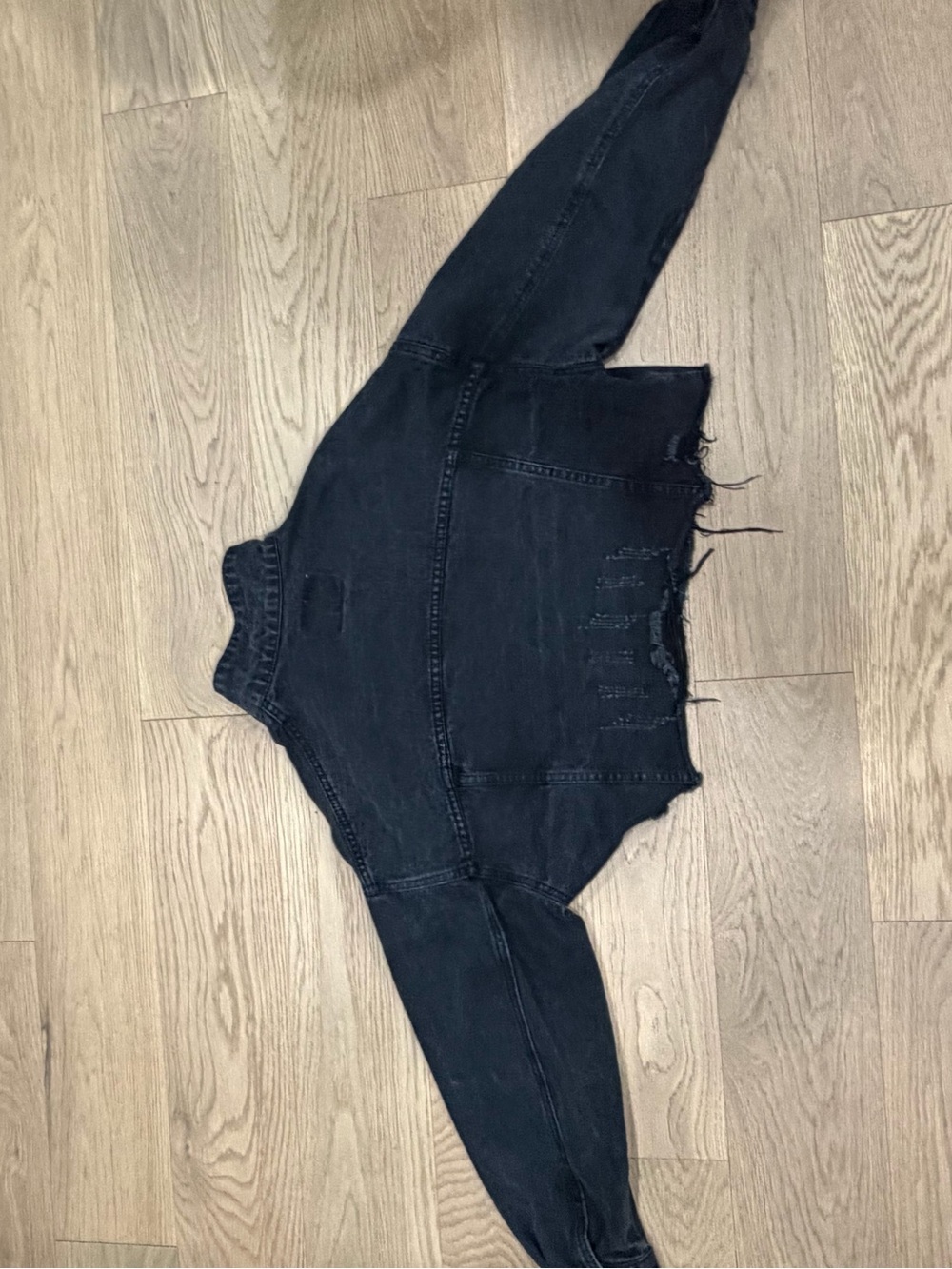 Cropped Gray Denim Jacket - Picture 3 of 3